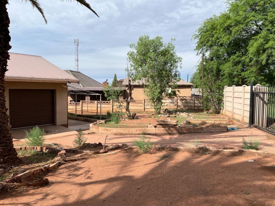 3 Bedroom Property for Sale in Postmasburg Northern Cape